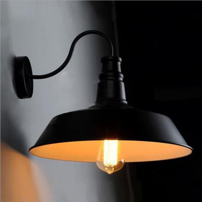 China De zonne Openluchtschemer van Muurlichten aan de Bol van Dawn Exterior Wall Lamp With E27 Te koop