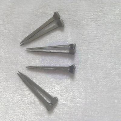 China Direct Sales Flexible Farrier Factory Steel Horseshoe Nail Importers for sale