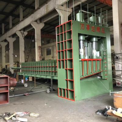 Cina Cesoia a cavalletto da 45 kW Altezza 700 mm Cesoie idrauliche per rottami Longmen Machinery in vendita