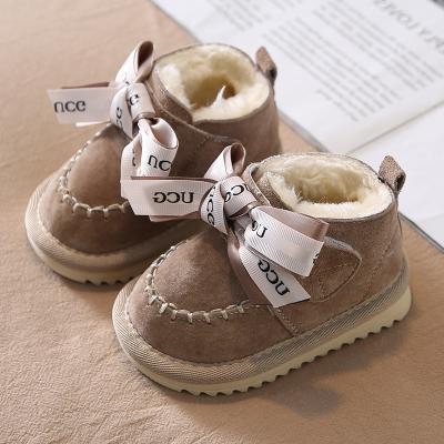 China Light weight 1-3 years old baby winter shoes short snow boots kids girl warm boots with fleece warm shoes for sale