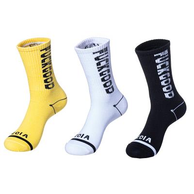 China Sporty Custom Brand Name Crew Socks With Writing Mens Logo Skater Gym Socks Cotton Jacquard Cycling Socks for sale