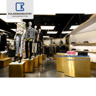 China Modern fashion men's clothing store fixtures metal clothing store display furniture clothing store showcase for sale