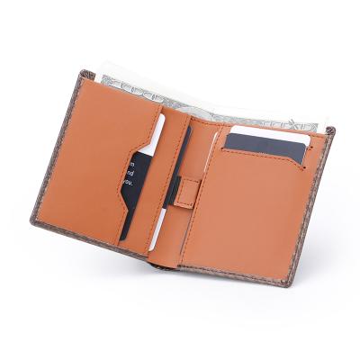 China Leather Men Bifold Wallet New Design Rfid Wallet Custom Card Wallet for sale