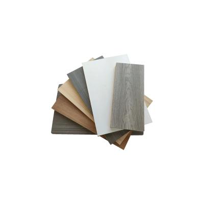 China Contemporary Cheap Double Sided Melamine Synchronized 18x1220x2440mm Faced Coated Plywood for sale