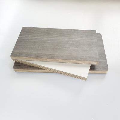 China 4x8 18mm contemporary cheap waterproof plywood white melamine laminated plywood for furniture for sale