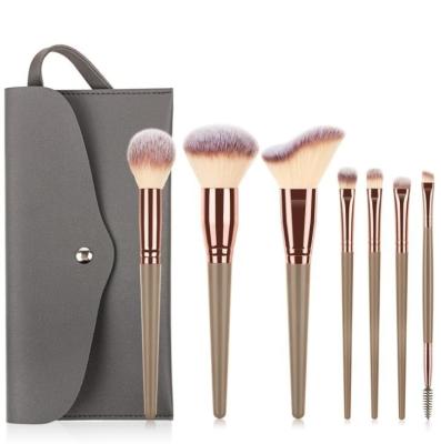 China Angular Blush Champagne 7pcs Private Label Makeup Brushes Set Professional Women Makeup Brush Plastic Handle With PU Bag for sale