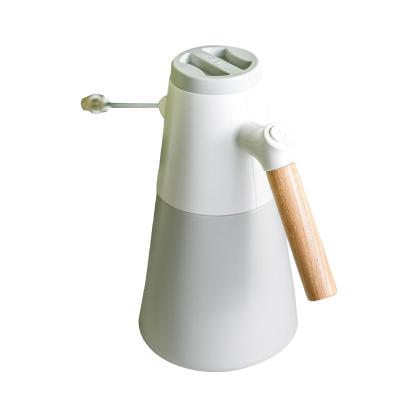 China Wood Handle Good New 1.2L Material Garden Portable Wooden Electric Battery Pressure Handle Sprayer Bottle Electric Pot for Cleaning and Disinfection wat for sale