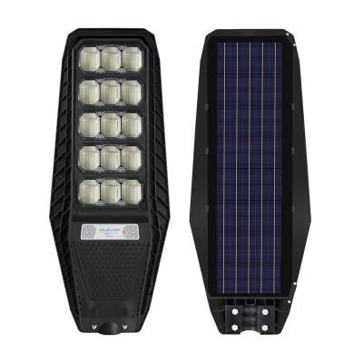 China Outdoor LANDSCAPE All In One Outdoor Solar Street Light Flood Light 100w 200w 300w Solar Waterproof Light for sale