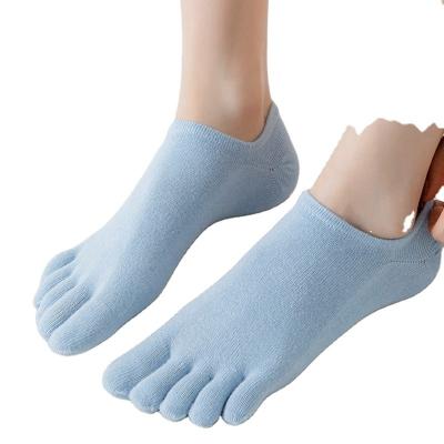 China Sanshou Solid Color Crew Breathable Custom Loose Cotton 5 Toe Socks for sale