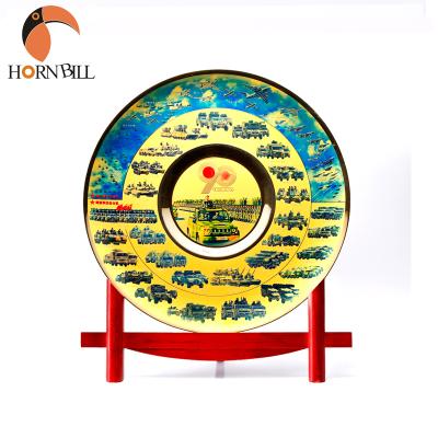 China Europe 90 Military Wooden Keepsake Armed Forces Anniversary Celebration Souvenir Gold Swords Soldier Collectable Plate Plate for sale