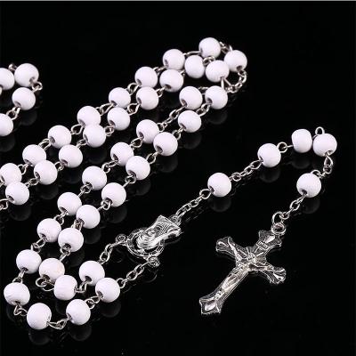 China New Jesus Carved Pattern Pendant Wood TRENDY Bead Chain Cross Necklace Christian Religious Prayer Christmas Jewelry Gifts for sale