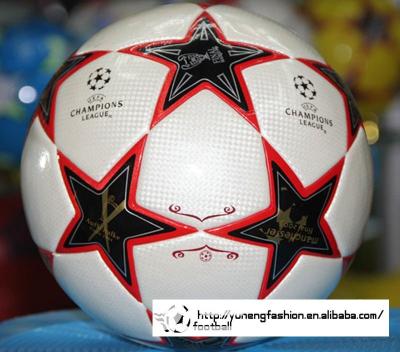 China Match PVC Soccer Balls , Professional Laminated PVC Football for sale