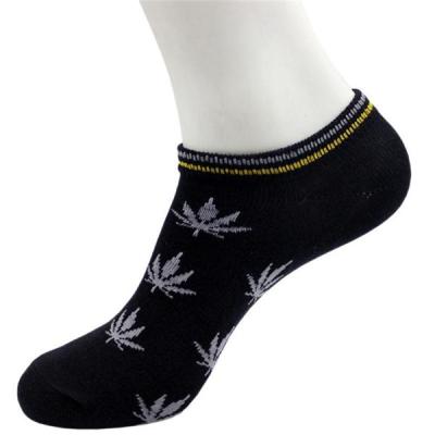 China Fashion ankle socks in maple leaf design for men for sale