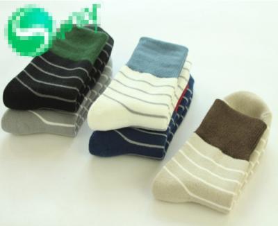 China Men's striped design casual socks in mid-calf length for sale