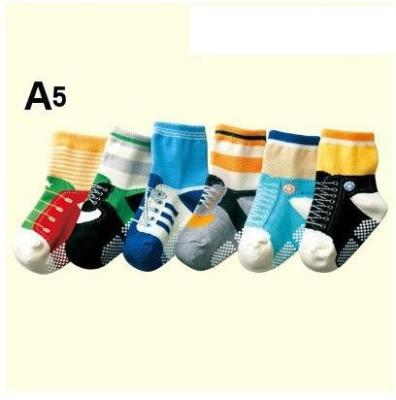 China Anti-pilling knitted colorful design terry cotton boys socks in high quality for sale