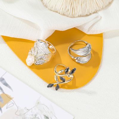 China Newest Fashion Luxury Women Trendy Rings Two Tone Olive Branch Leaves Shape Gold Plated Ring 2021 for sale