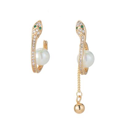 China FASHIONABLE Imitation Jewelry 14K Gold Plated Snake Stud Earrings Women Pearl Snake Tassel Earring for sale