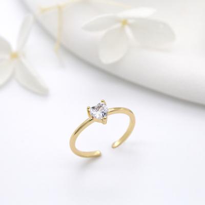 China Claw Setting Simple Zircon Heart Ring Cubic Zirconia 14K Gold Plated Heart Ring for sale