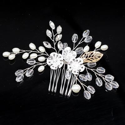 China Handwoven Elegant Pearl Crystal Bridal Hair Comb Insert Hair Comb Wedding Dress Flower Headwear Pearl Crystal Jewelry for sale