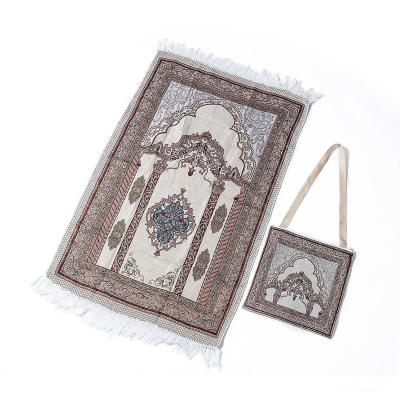 China Cotton Non-Slip Muslim Prayer Mat Ethnic Patterns Islamic Carpet Covering Blanket With Tassel Prayer Rug For Muslims for sale