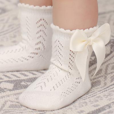 China 2021 Spring Cotton Vintage Hollow Baby Breathable Baby Socks Socks With Bow Crew Socks For Baby B028 for sale