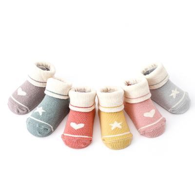 China New design baby floor socks QUICK DRY shoes, a large number of stocks, can also be OEM customized for sale