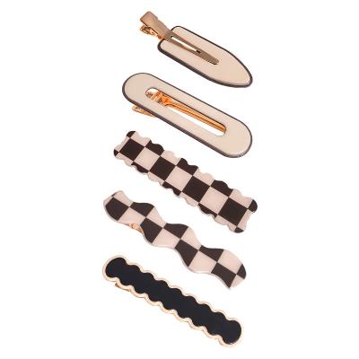 China Hair Decoration Non-trace Square Lattice Alloy Platypus Water Wave Hair Clip Metal Oval Hairpin For Thin Hair for sale