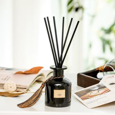 China Wholesale Reed Diffuser 150ml Viable Luxury Essential Oil Bottles Tubular Home Fragrance Diffuser Gift Set for sale