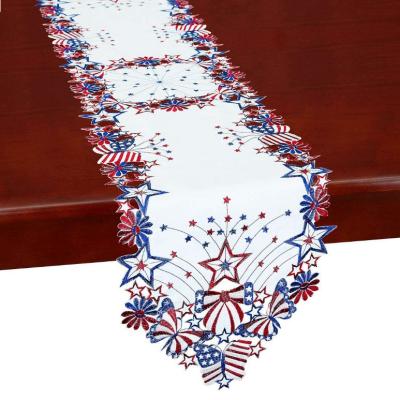 China 100% Polyester 2022 Hot Selling Table Runners For Picnic And Family Parties, Memorial Day, Embroidered Stars Table Linens for sale