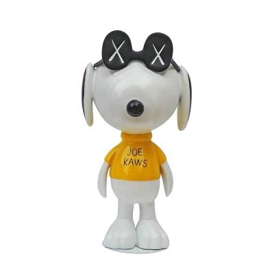 China Europe Customized Cartoon Animation Dog Decorations, Fiberglass Sculptures, Animal Sculptures, Snoopy Dog Sculptures for sale