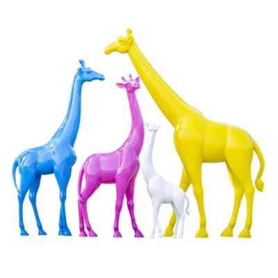 China Europe Customized Size Fiberglass Resin Multicolor Geometric Giraffe Animal Sculpture Ornaments for sale