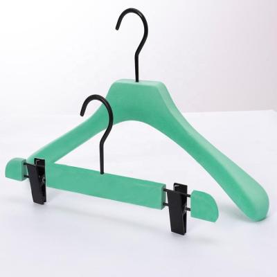 China Modern High Quality Non Slip Wooden Hangers Customized Wide Shoulder Suit Hanger for sale