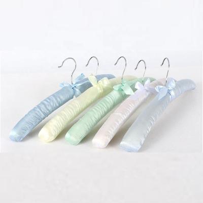 China SHOW New 2020 Wholesale Tending Products Satin Perchas Coat Clothes Cloth Hanger for sale