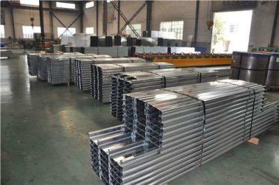 China Purlins labiados do metal C para o telhado do metal, seção de aço galvanizada dos Purlins C à venda