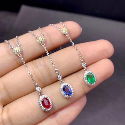 China Office/Natural Green Red Clavicle Chain Necklace 925 Sterling Silver New Career Sapphire 0.5ct Hot Sale for sale