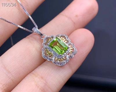 China Office/Natural Women's Necklace 925 Sterling Silver Career Olivine Clavicle Chain Gem Necklace for sale