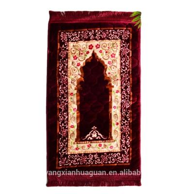 China New Design Non Slip Anti Slip Prayer Blanket Classic Islam Gifts Prayer Mat for sale