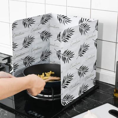 China Avoid Oil Dirty Cooking Tools Instruments Oil Proof Panel Aluminum Oil Splatter Stove Guard Plate For Kitchen for sale