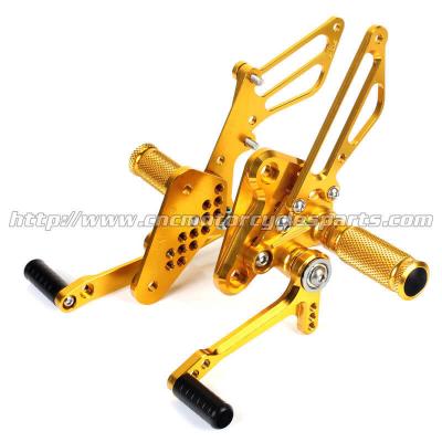 Cina Resistenza di sforzo di re Motorcycle Rear Sets With di Suzuki B dell'oro in vendita