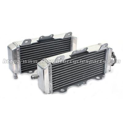 China Heat Resistance Custom Motorcycle Radiator / Dirt Bike Aluminum Radiator Engine Cooling System for sale