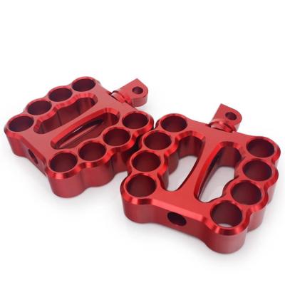 China Red Aluminum Harley Davidson Motorcycle Parts Wide Fat Rotated Control Foot Pegs for sale