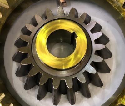 China Big Heavy Duty Bevel Gear With 15 Teeth Ground Surface Finish for sale