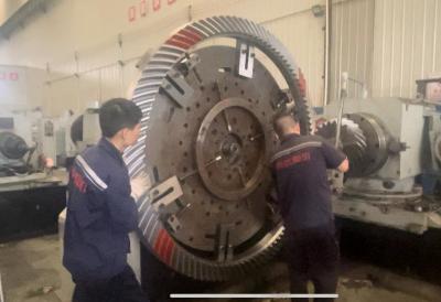 Cina OEM 2000Mm diametro di passo ingranaggi a guinzaglio pesanti 20 gradi angolo di pressione in vendita