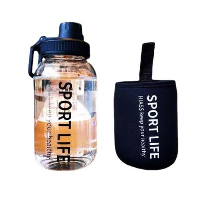 China Sustainable SARTLII 32 Ounces 700ml High Capacity Clear Drinkware Sport Glass Water Bottle Hot And Cold With Neoprene Sleeve for sale