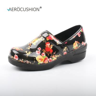 China AEROCUSHION Lightweight Nurses Clogs Shoes Non Slip Nursing Shoes Slip On Flat Shoes Loafers Nursing Clogs for sale