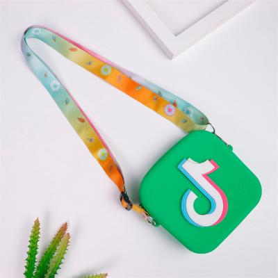 China Cute Fashion Design Clip Ands Candy Color Jelly Kids Waterproof Crossbody Bag Girls Handbag for sale