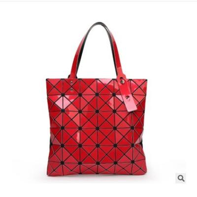 China Luxury Women Handled Folding Women's Tote Bags Geometric Portable Shoulder Bag Holographic Reflective Women Bucket for sale