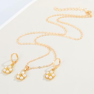 China High quality ladies 2 gram gold necklace earring jewelry set with flower design for sale