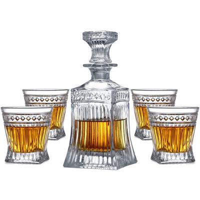 China Hot Sales Customized Beverage Glass Vodka Decanter With Cover Vodka Decanter For Drinking for sale