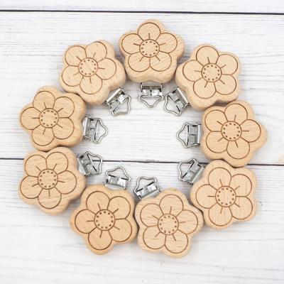 China BPA Free Beech Wood Pacifier Clip Flower Shape DIY Teether Baby Preferred Nipple Chain Accessories Soother Wooden Clip for sale